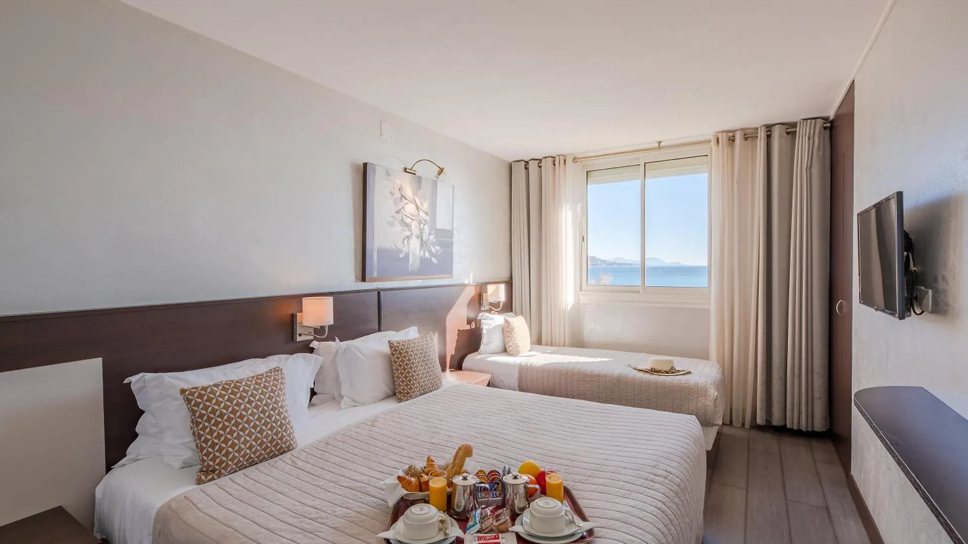 ***  Hotel La Plage Sainte-Maxime Fransa